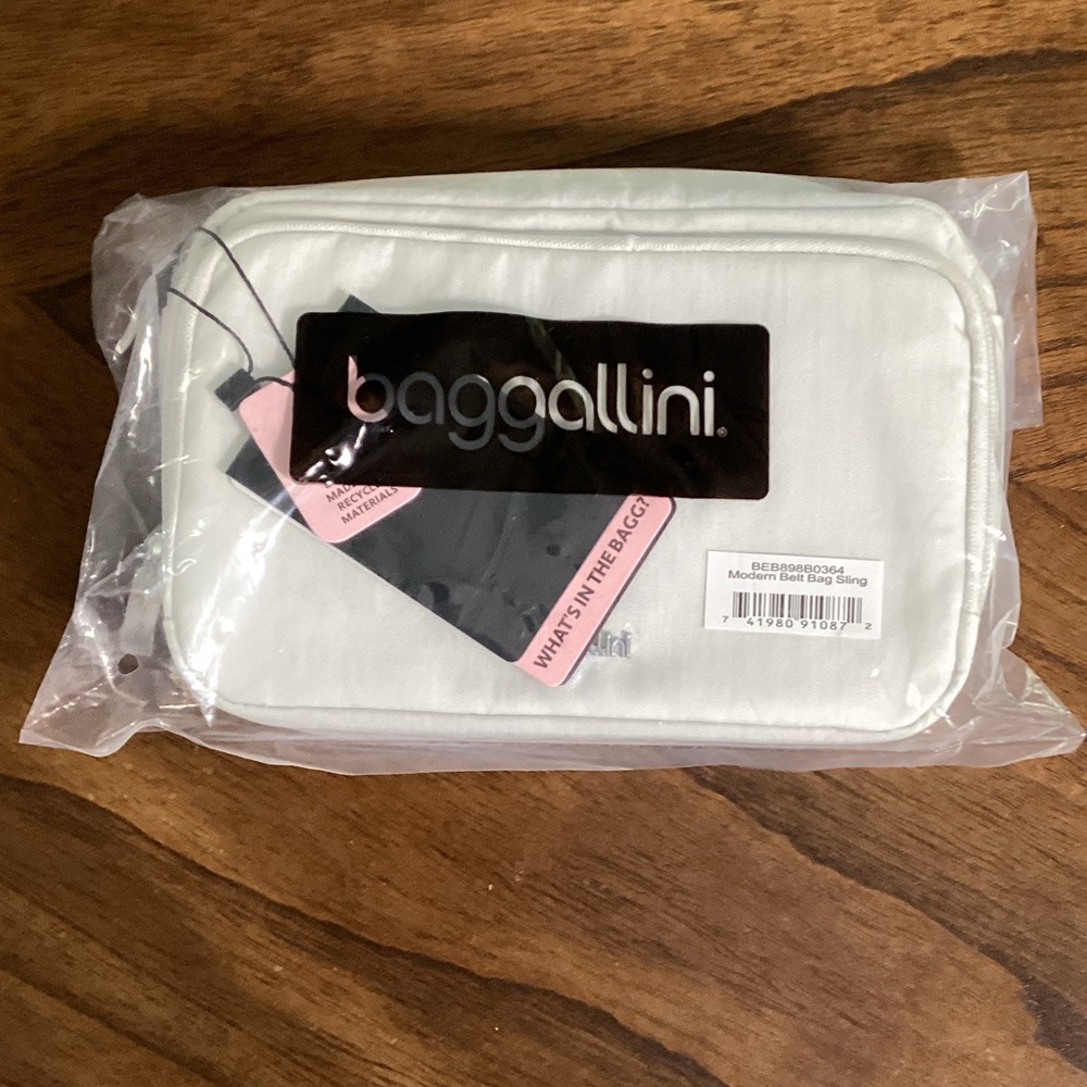 Baggallini White Crossbody Bag Modern Belt Bag BNWT 🤍🤍 - Picture 8 of 10